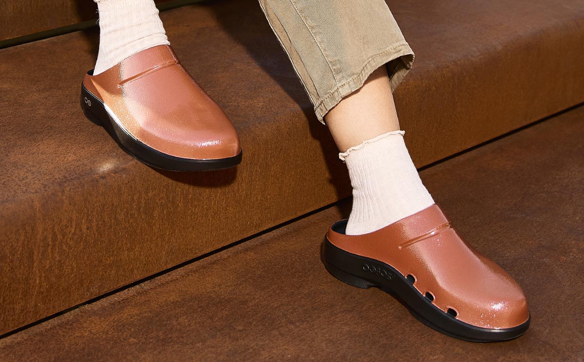 Women'S OOcloog Luxe Clog - Copper - Image 8